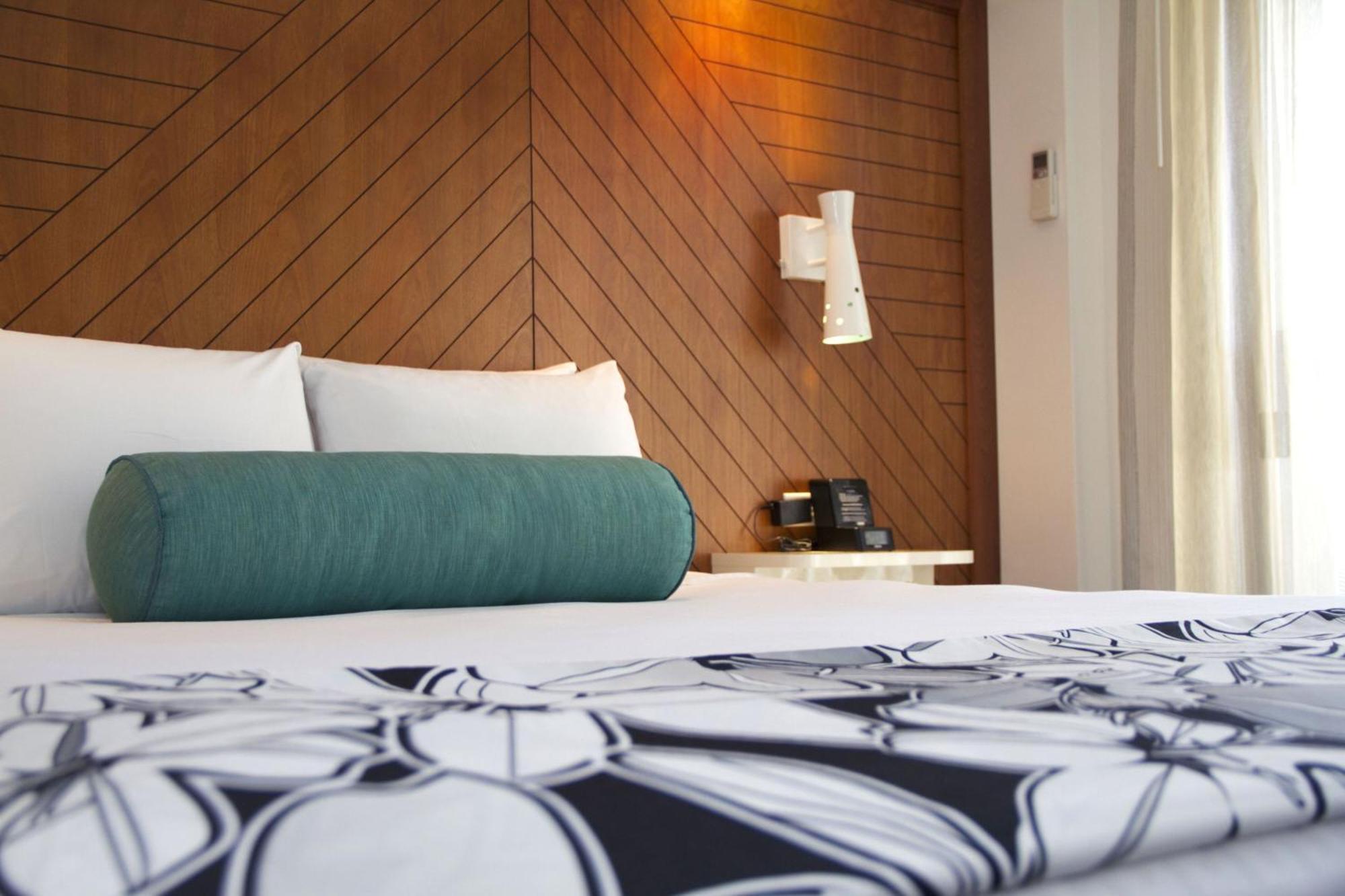 Club Suite King Bed,1706350769:JPEG