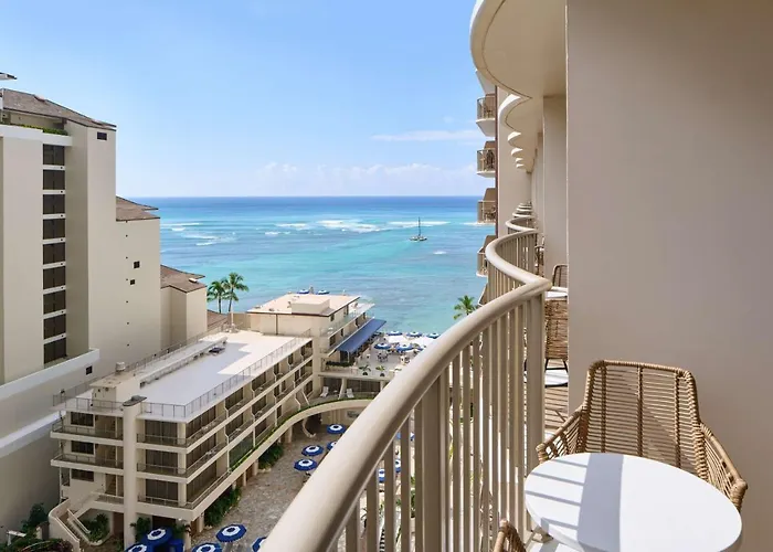 Hotel with Tennis: Outrigger Reef Waikiki Beach Resort