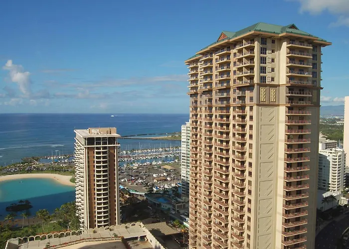 3 star hotels Hilton Grand Vacations Club Grand Waikikian Honolulu